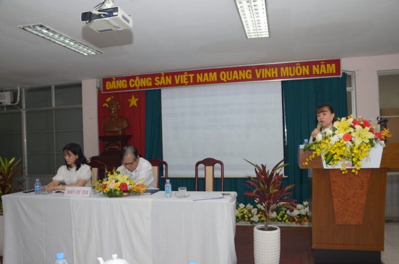 Bà Đỗ Ngọc Nga – Phó Tổng giám đốc Công ty Báo cáo tổng kết hoạt động SXKD năm 2020 và phương hướng nhiệm vụ SXKD năm 2021